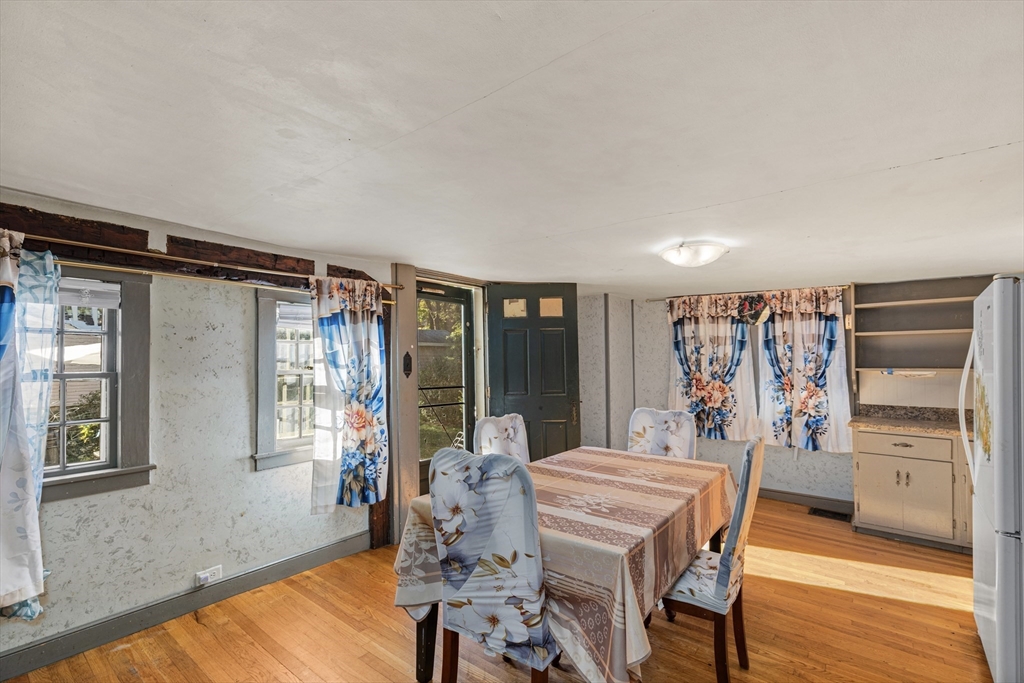 52 Salem Street Reading, MA 01867 - Photo 9 of 26 a very nice looking room with a large window