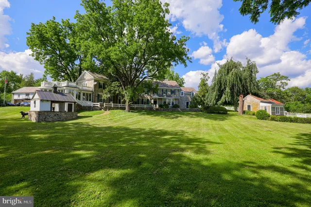 a view of a green field with lots of green space