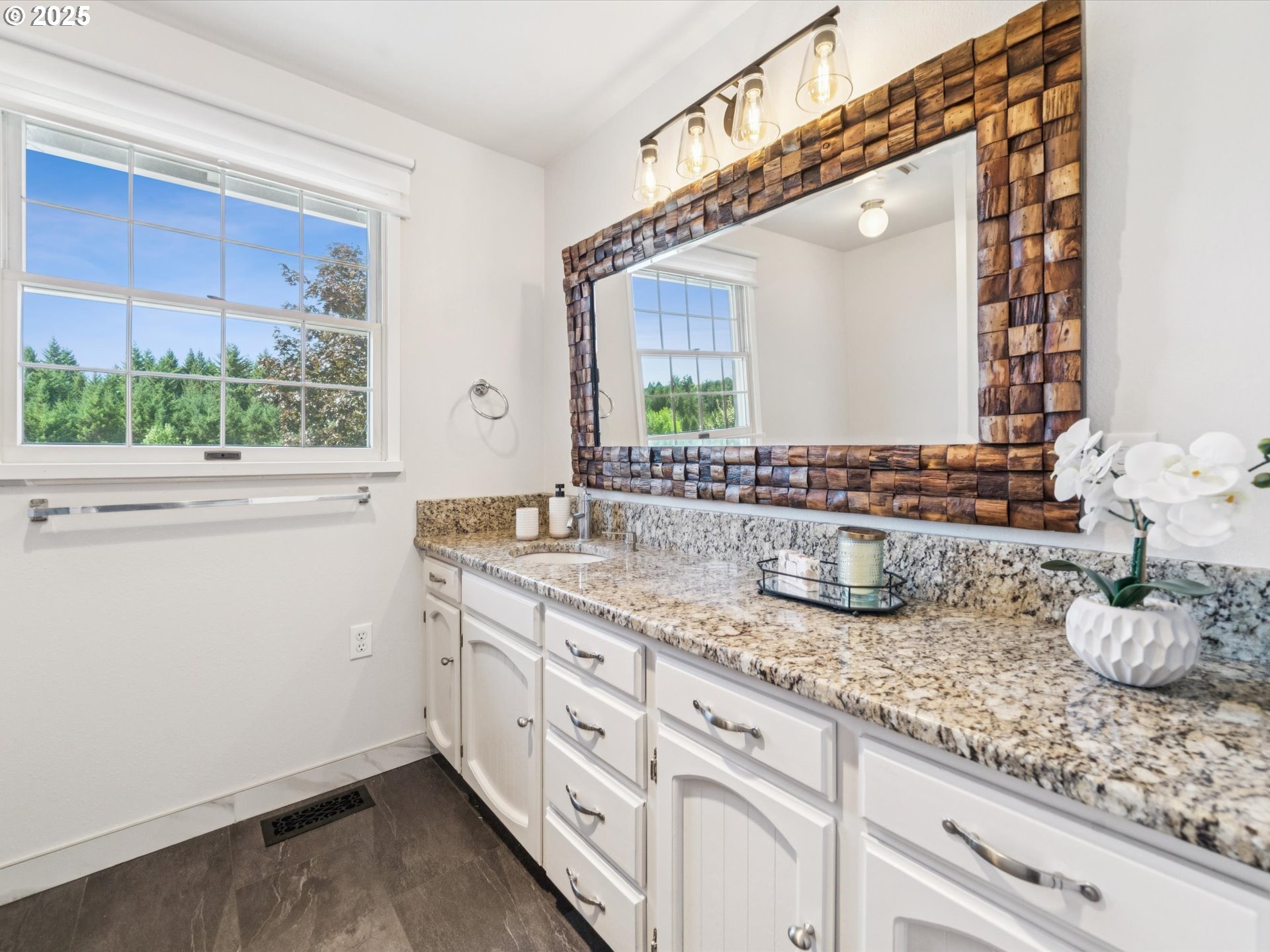 22650 South Kamrath Road Oregon City, OR 97045 - Photo 7 of 48