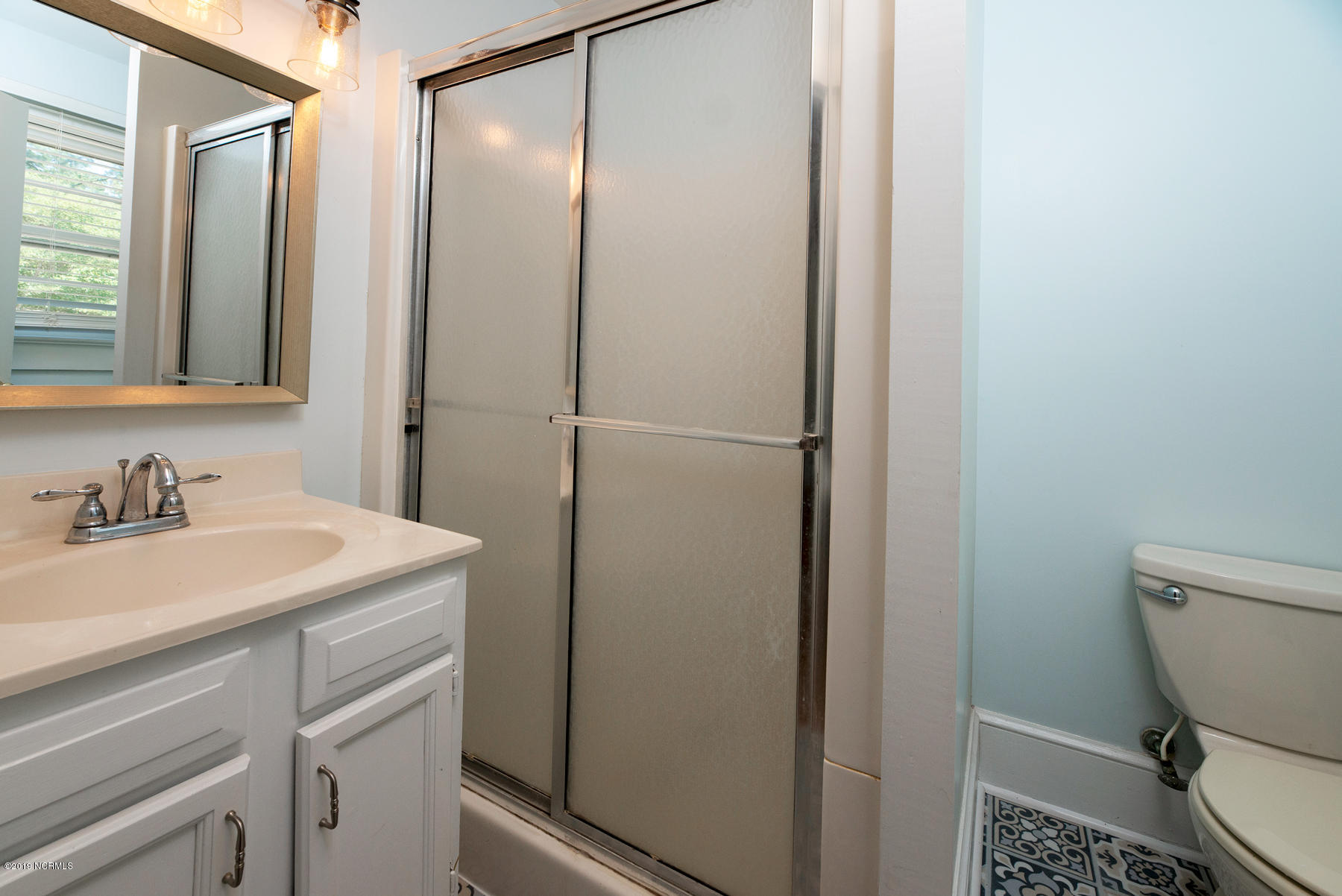 6771 River Road Washington, NC 27889 - Photo 18 of 37 018_MasterBath