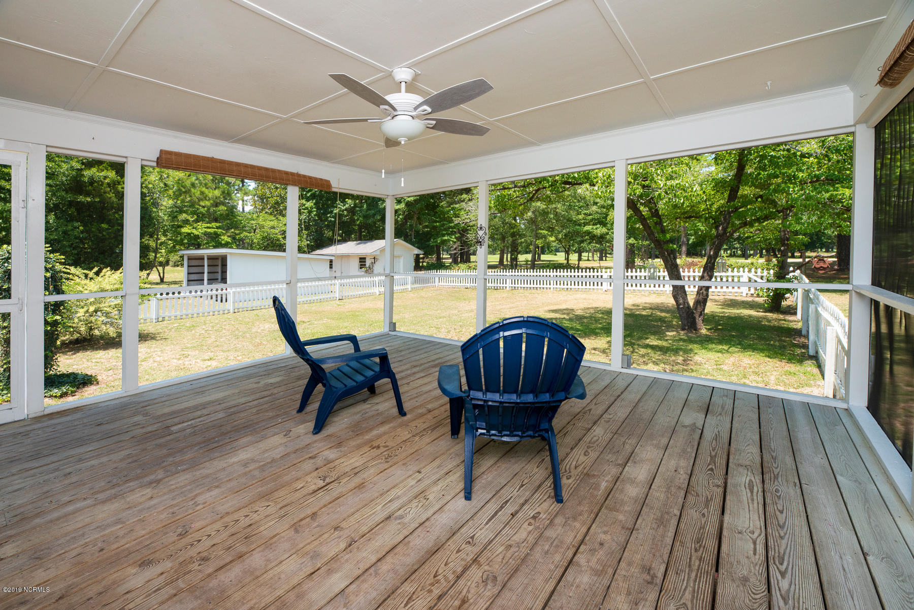 6771 River Road Washington, NC 27889 - Photo 27 of 37 027_ScreenedInPorchView2