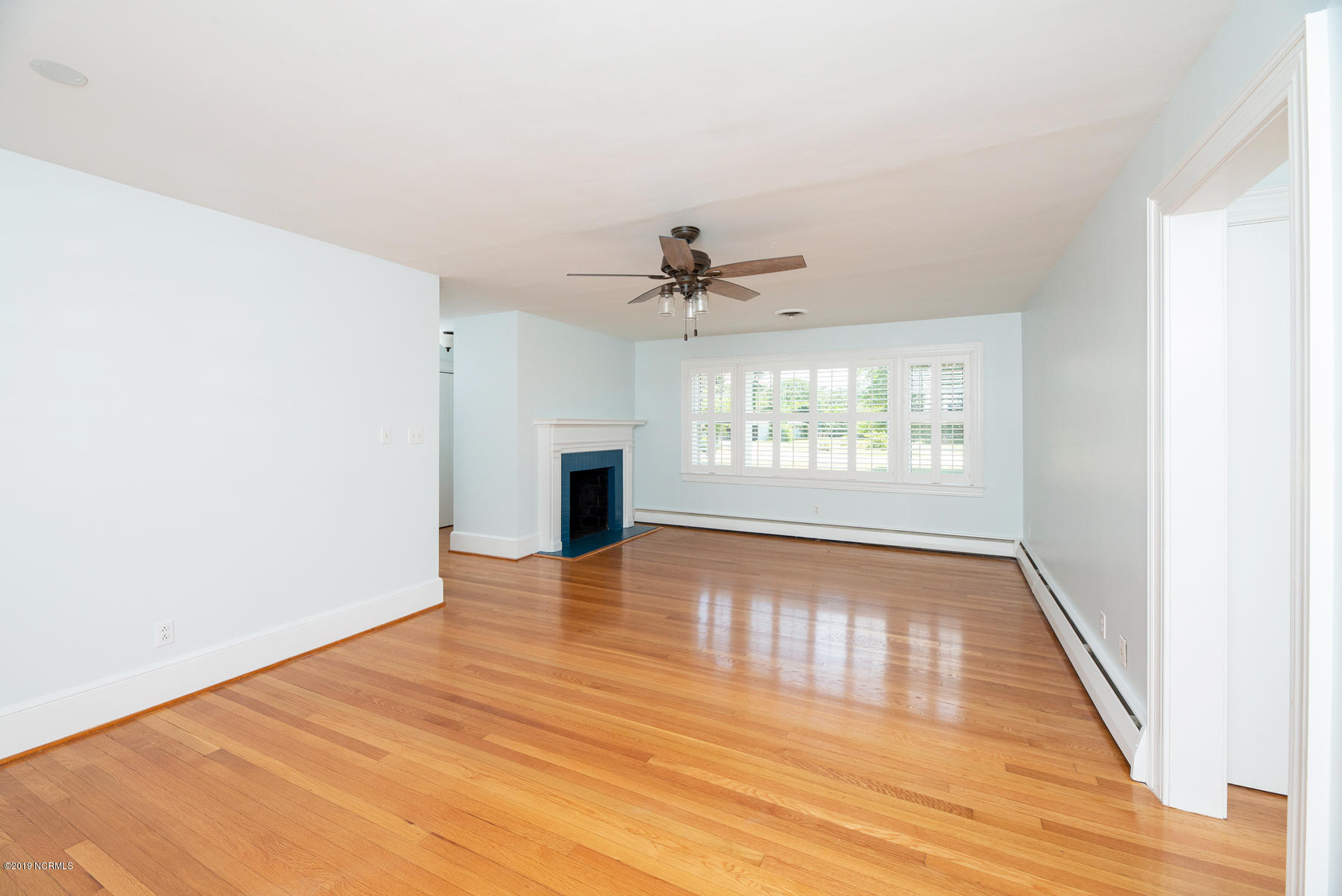 6771 River Road Washington, NC 27889 - Photo 4 of 37 004_FormalLivingRoom