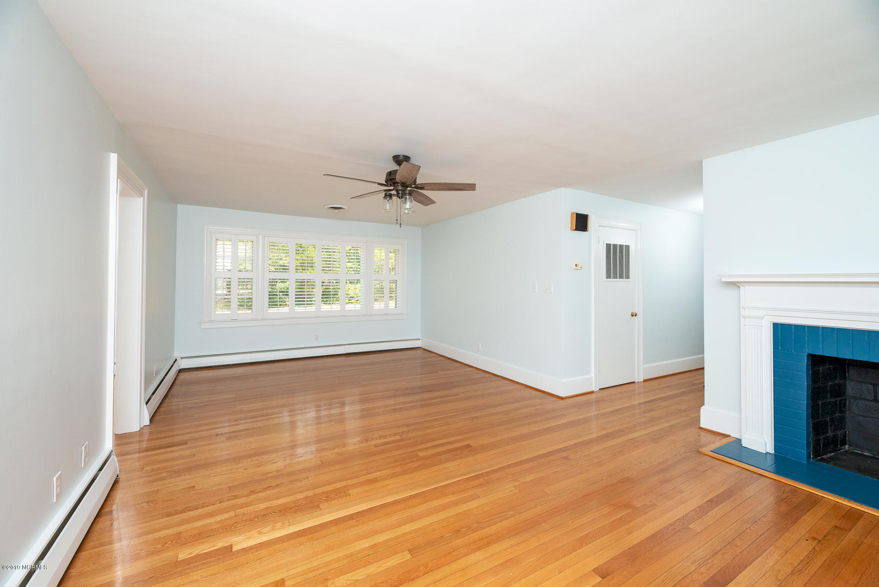 6771 River Road Washington, NC 27889 - Photo 8 of 37 008_FormalLivingRoomView4