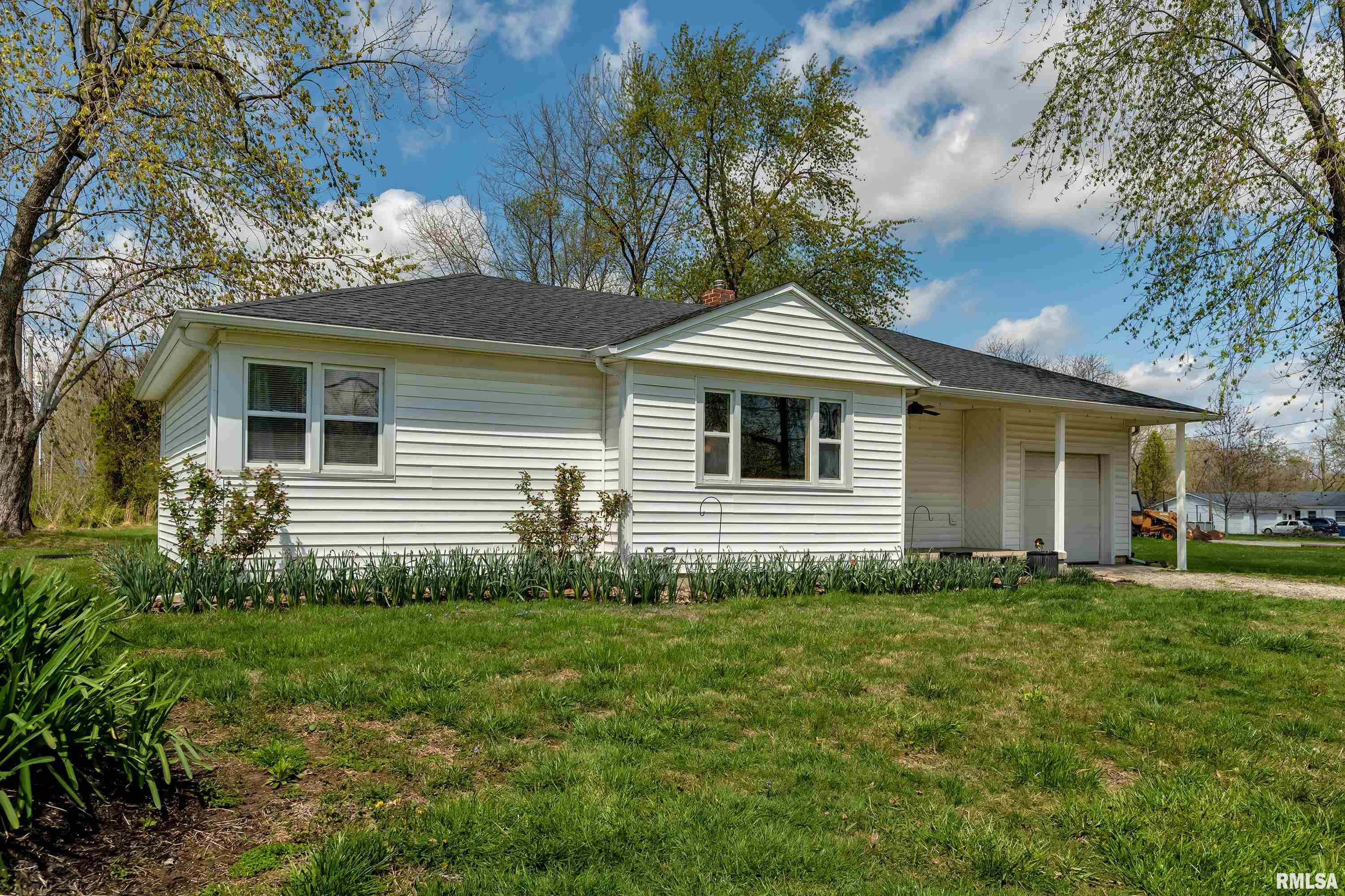 1502 Harlan Road Mount Vernon, IL 62864 - Photo 2 of 25 Gallery Image 2