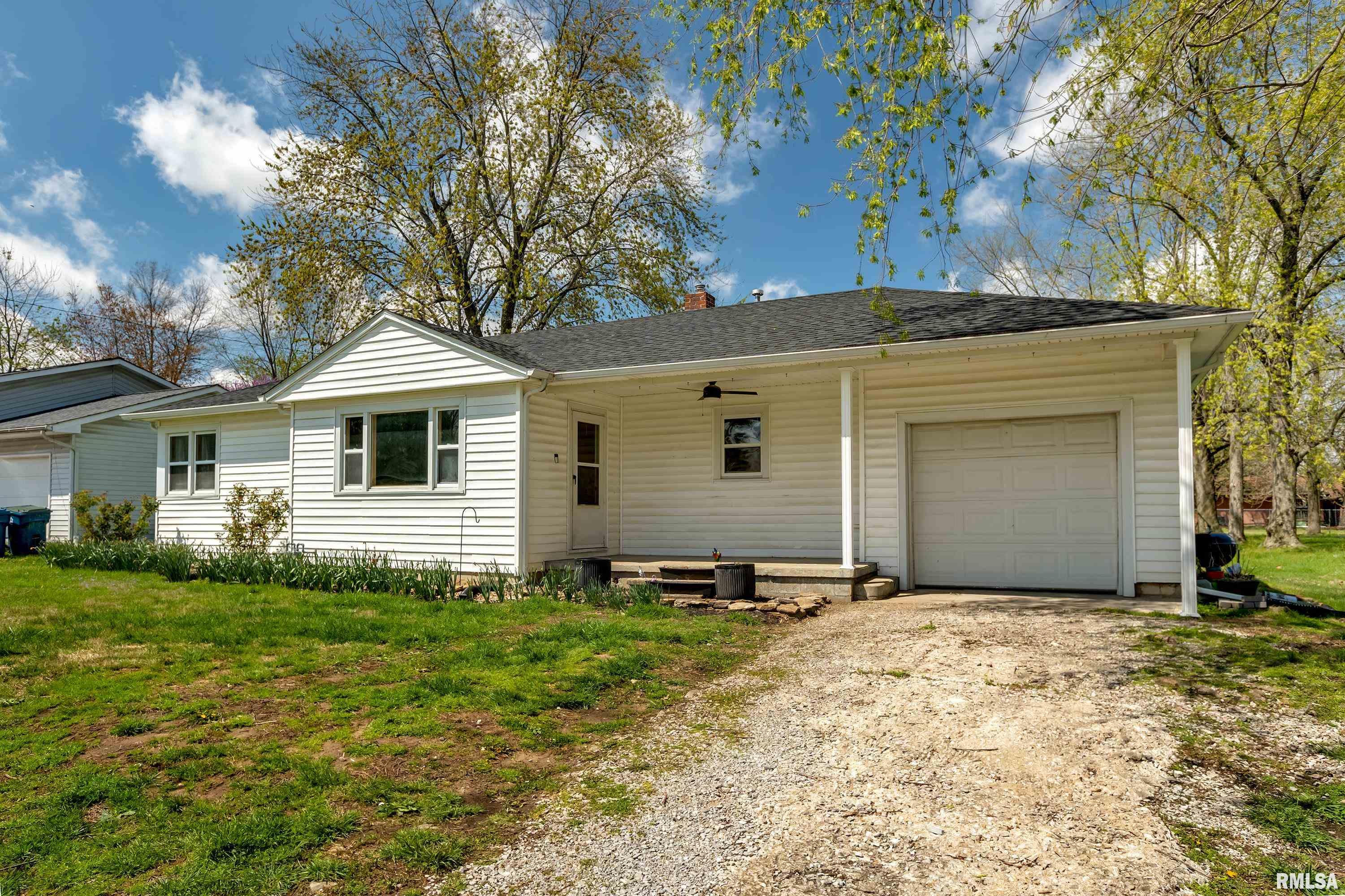 1502 Harlan Road Mount Vernon, IL 62864 - Photo 3 of 25 Gallery Image 3
