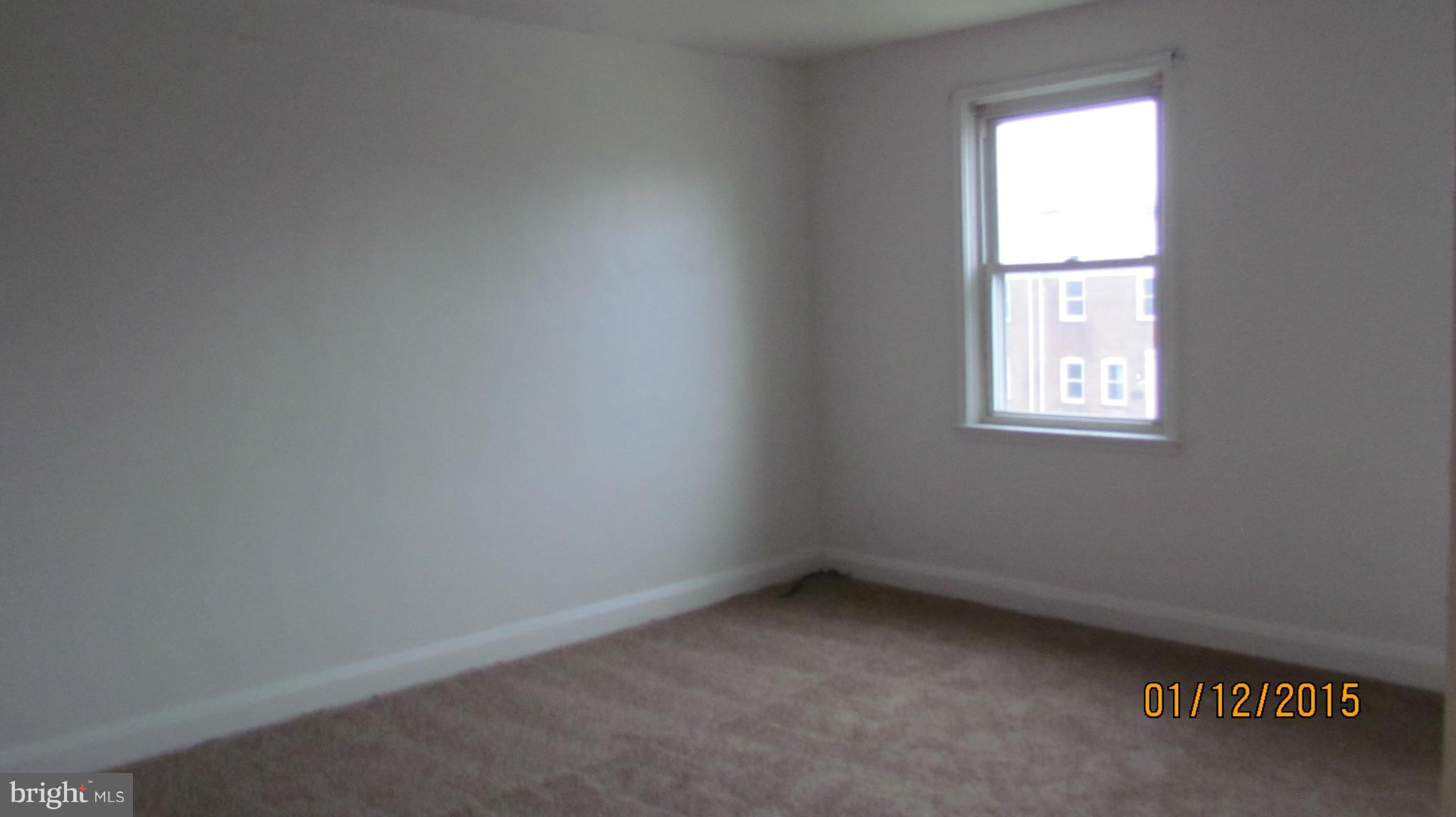 2955 Cornwall Road Dundalk, MD 21222 - Photo 3 of 16 Living Room Upper Level
