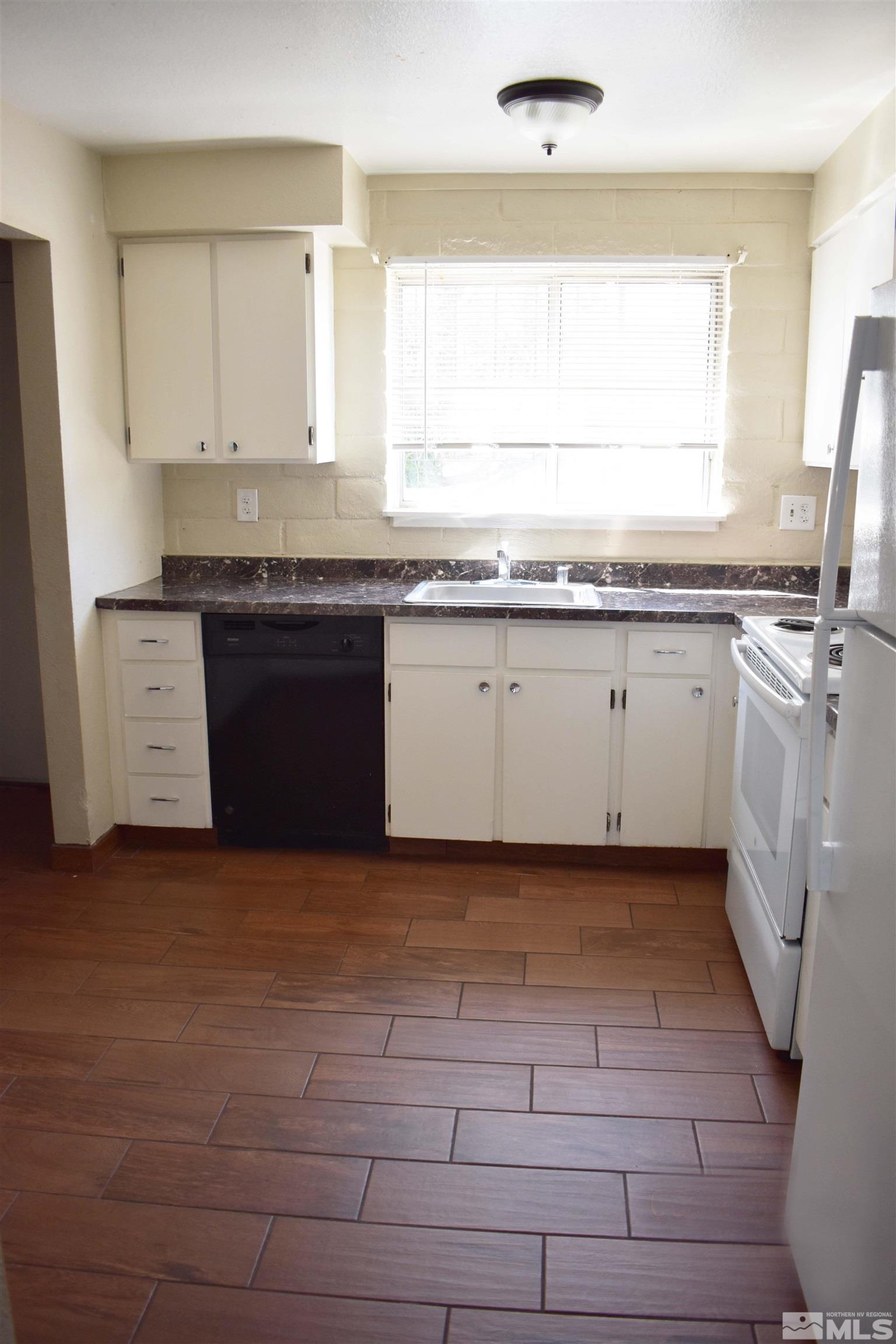1418 East 9th Street, Unit 5 Reno, NV 89512 - Photo 3 of 8 Photo 3