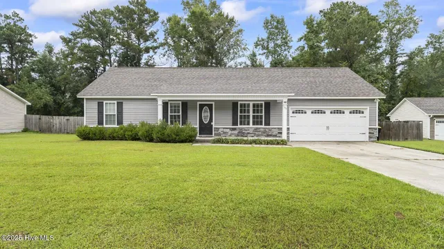 $1,565 | 105 Hawsboro Court, Jacksonville, NC 28540