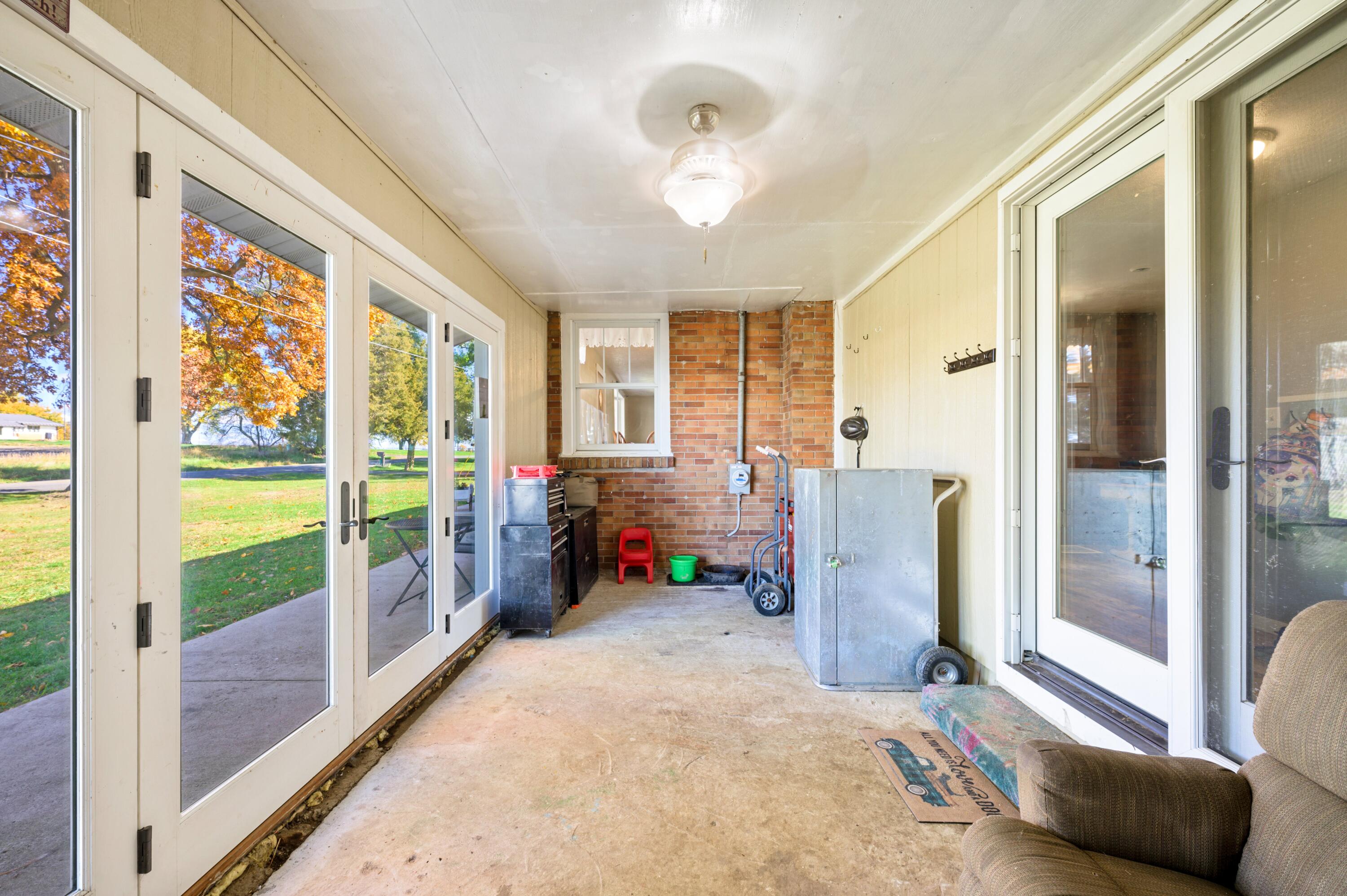 3870 Buffalo Road Niles, MI 49120 - Photo 6 of 33 Mudroom