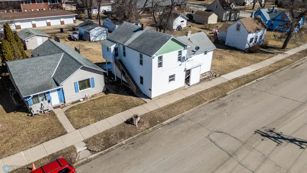 $141,125 | 421 2nd Street Northeast, Valley City, ND 58072