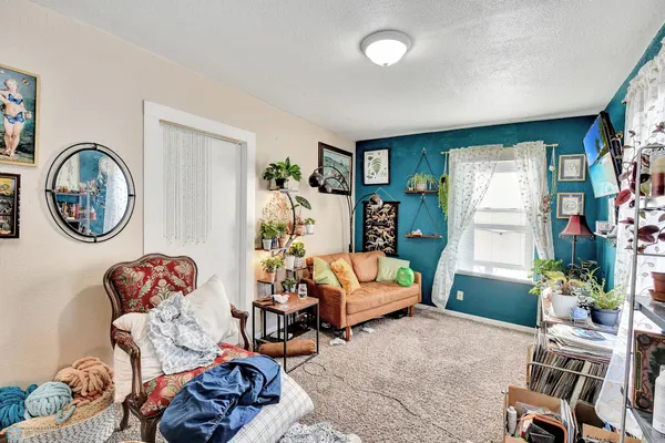 $141,125 | 421 2nd Street Northeast, Valley City, ND 58072