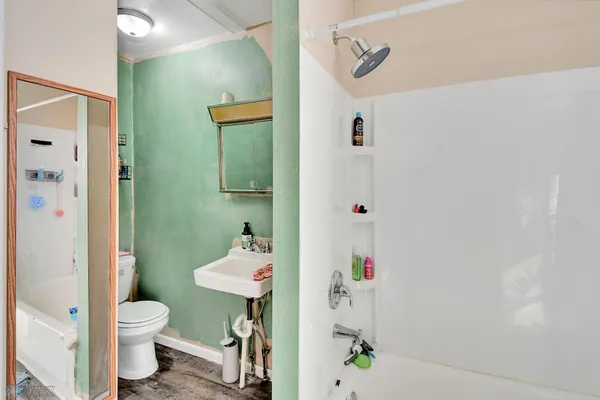 $141,125 | 421 2nd Street Northeast, Valley City, ND 58072