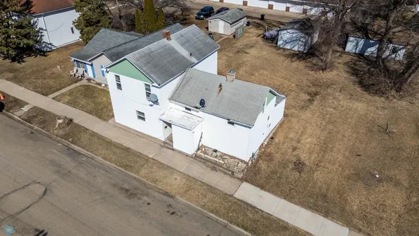 $141,125 | 421 2nd Street Northeast, Valley City, ND 58072