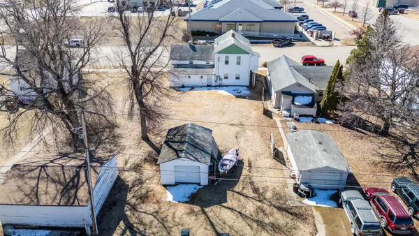 $141,125 | 421 2nd Street Northeast, Valley City, ND 58072