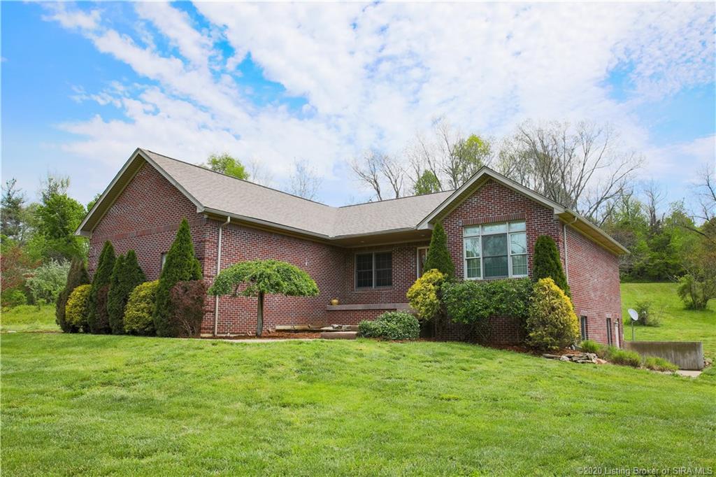 918 Walts Road Georgetown, IN 47122 - Photo 3 of 50
