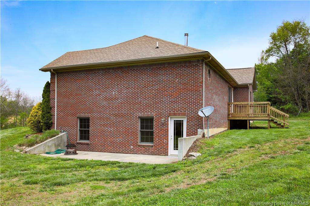 918 Walts Road Georgetown, IN 47122 - Photo 4 of 50