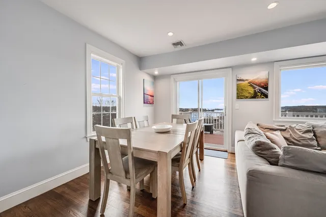 $2,800 | 17 Silva Court, Unit 3, Gloucester, MA 01930