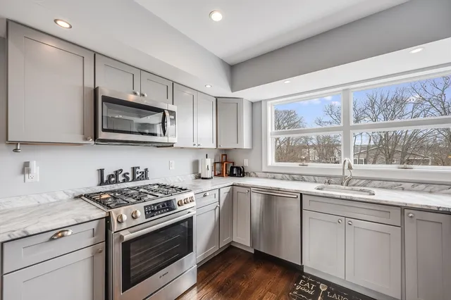 $2,800 | 17 Silva Court, Unit 3, Gloucester, MA 01930