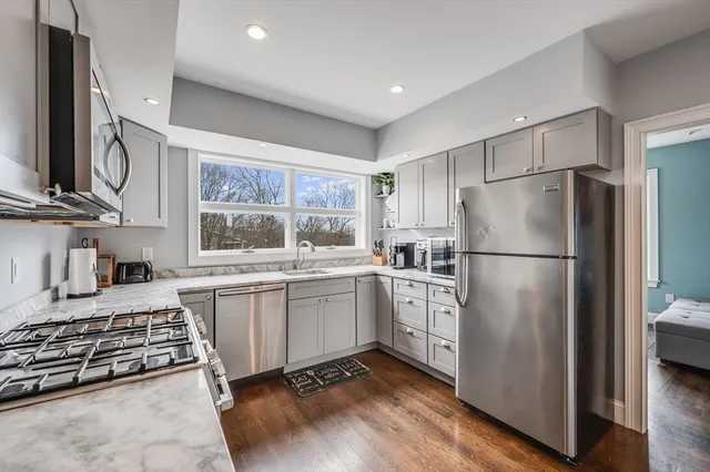 $2,800 | 17 Silva Court, Unit 3, Gloucester, MA 01930