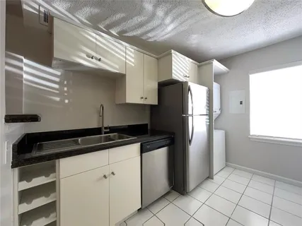 $1,575 | 1502 Heights Boulevard, Unit 2, Houston, TX 77008