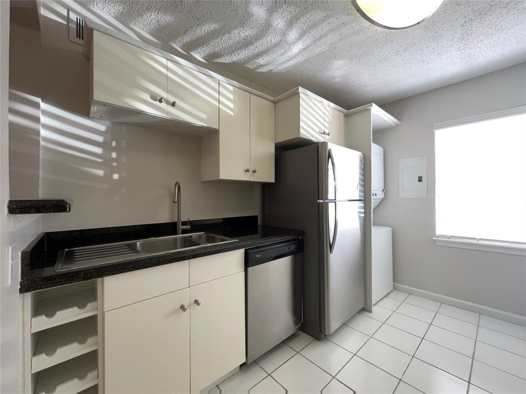 1502 Heights Boulevard, Unit 2 Houston, TX 77008 - Photo 3 of 11