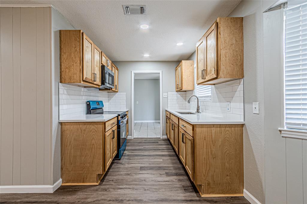 1205 Navaho Street Arlington, TX 76012 - Photo 5 of 18