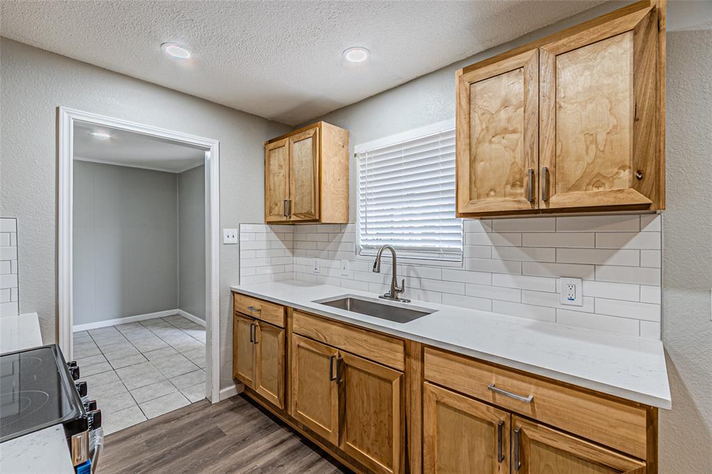 1205 Navaho Street Arlington, TX 76012 - Photo 7 of 18