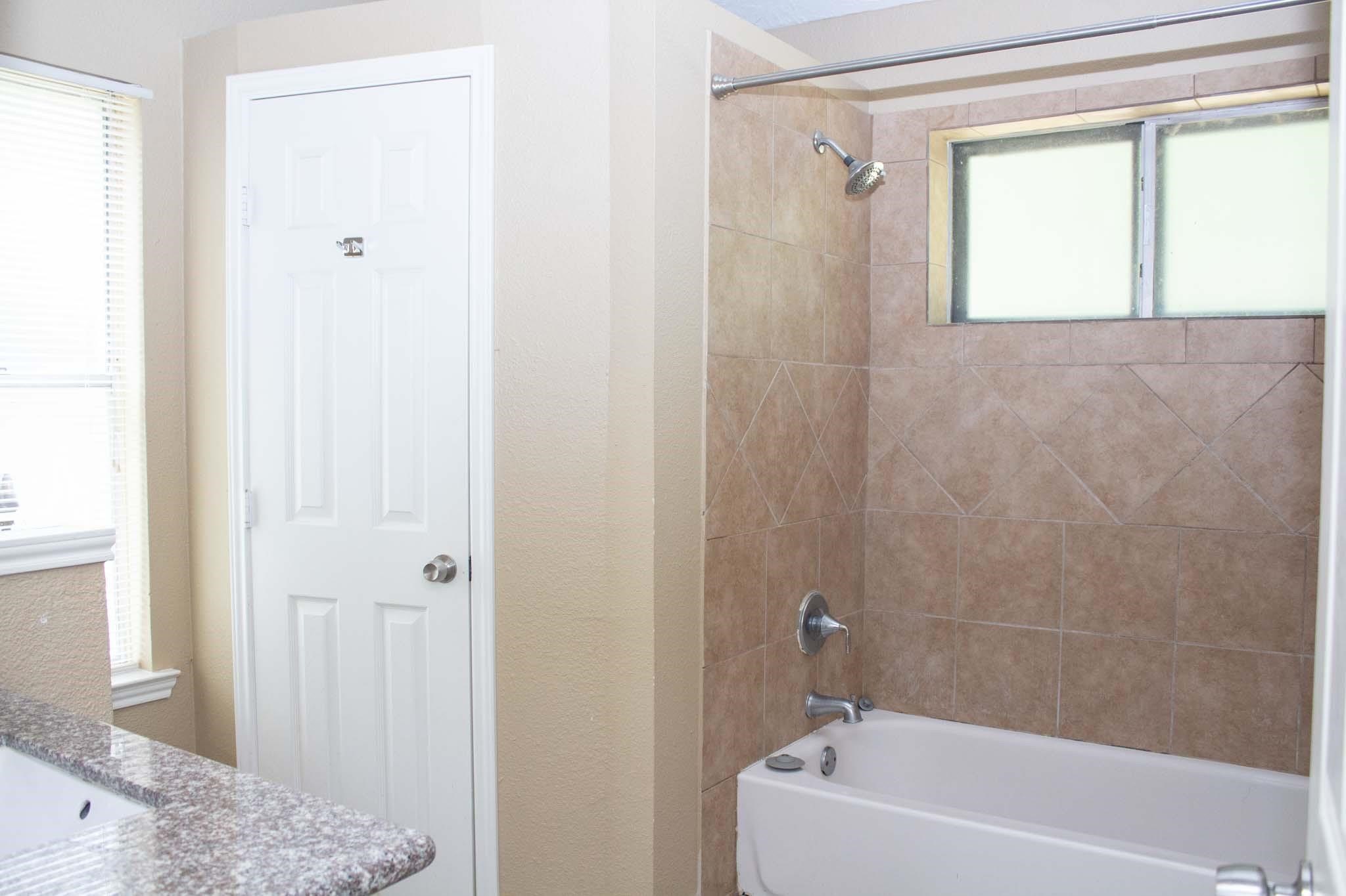 9526 Dundalk Street Spring, TX 77379 - Photo 13 of 18 Gallery Image 13