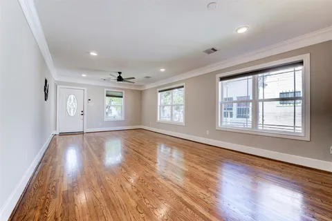 $2,195 | 109 Dresden Street, Houston, TX 77012
