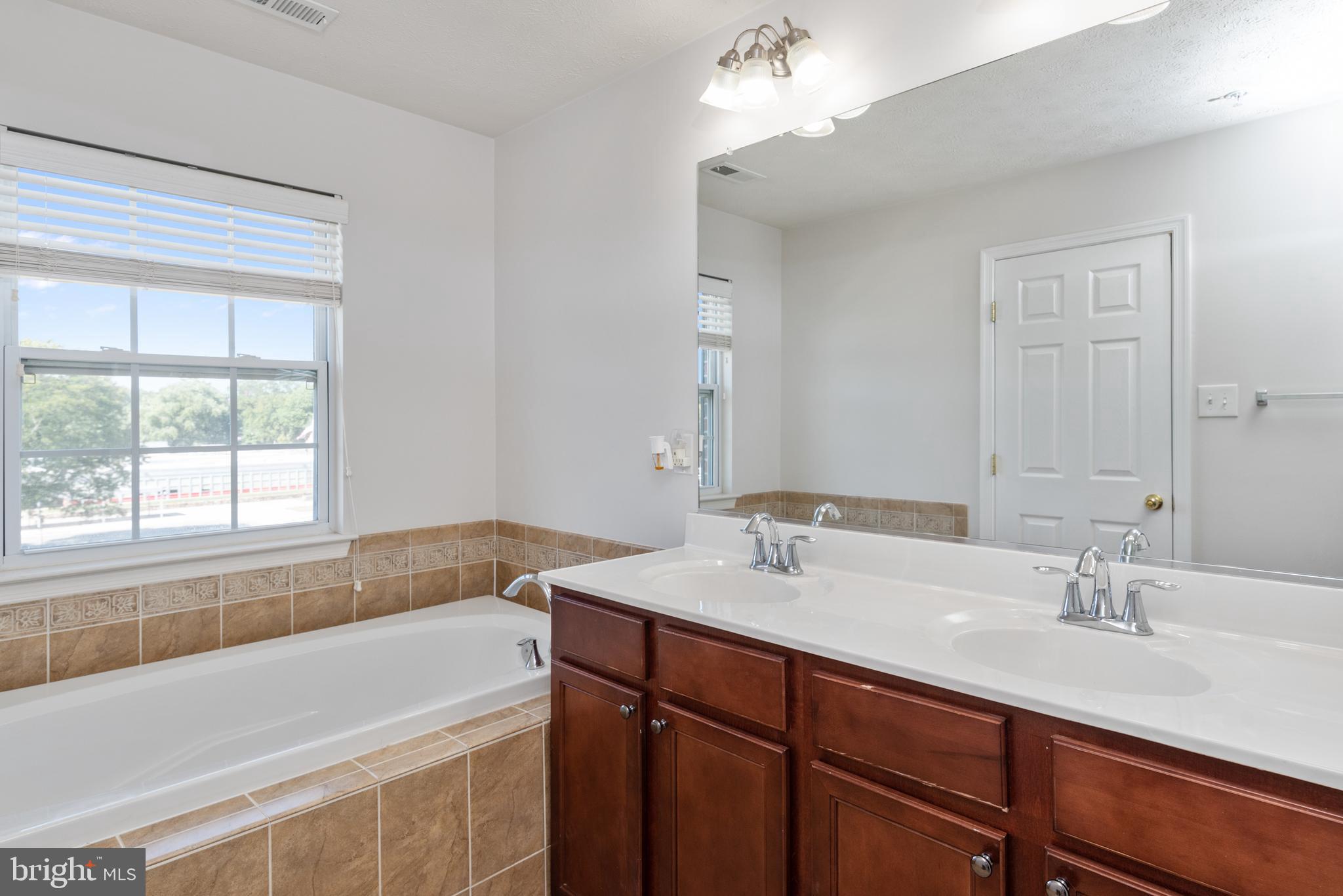 823 Middle River Road Baltimore, MD 21220 - Photo 13 of 31