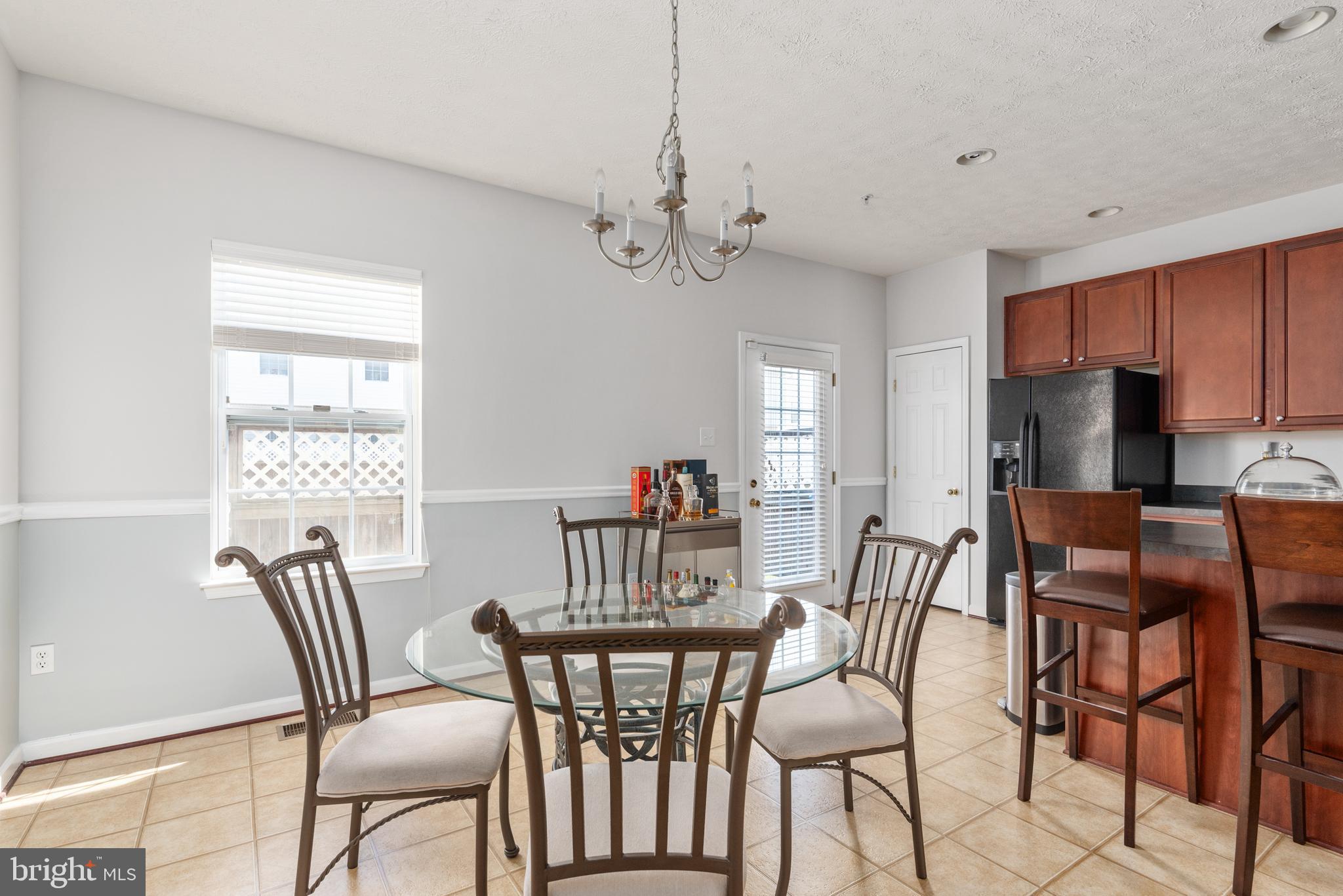 823 Middle River Road Baltimore, MD 21220 - Photo 4 of 31