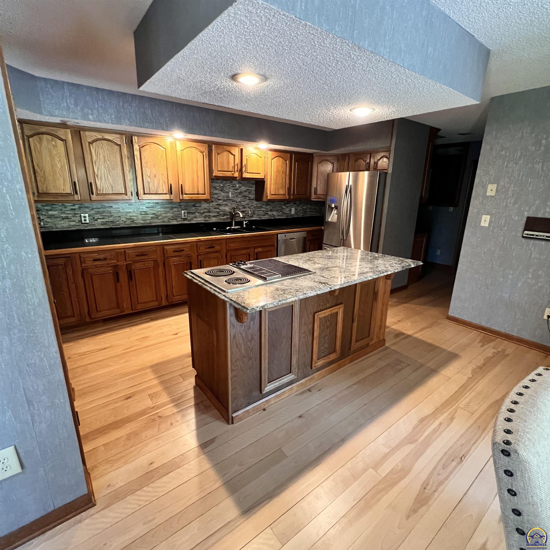 3840 Northeast Kimbal Road Topeka, KS 66617 - Photo 13 of 32
