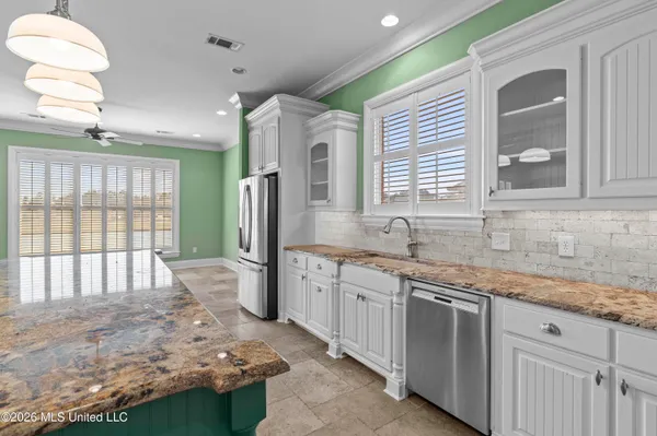 $699,900 | 121 Harbor View Drive, Madison, MS 39110