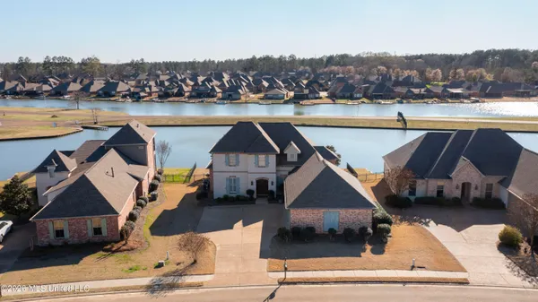$699,900 | 121 Harbor View Drive, Madison, MS 39110