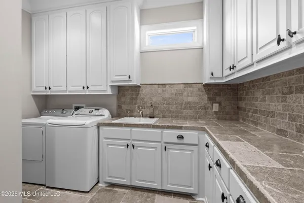 $699,900 | 121 Harbor View Drive, Madison, MS 39110