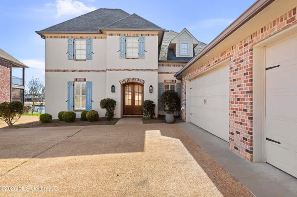 $699,900 | 121 Harbor View Drive, Madison, MS 39110