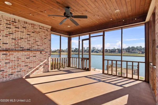 $699,900 | 121 Harbor View Drive, Madison, MS 39110