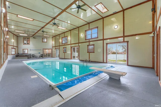 $459,900 | 4299 East 1000 North, Roanoke, IN 46783