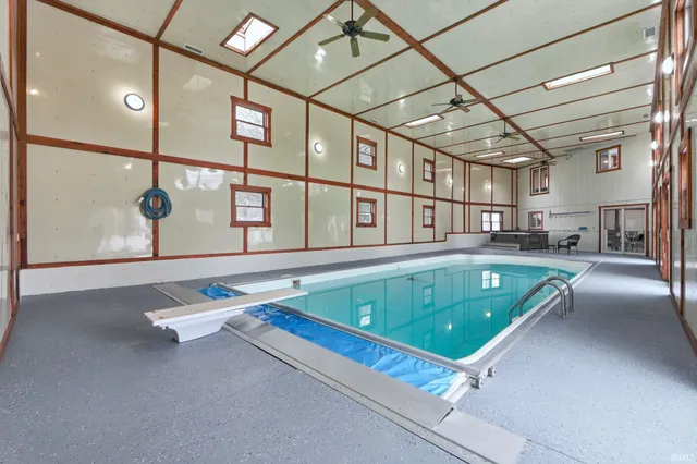 $459,900 | 4299 East 1000 North, Roanoke, IN 46783