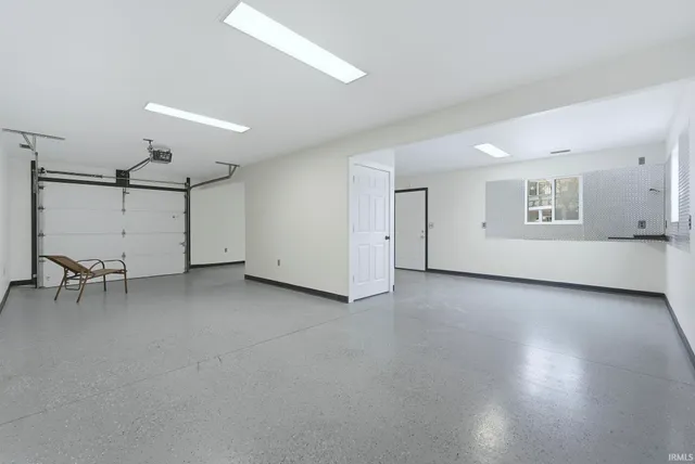 $459,900 | 4299 East 1000 North, Roanoke, IN 46783