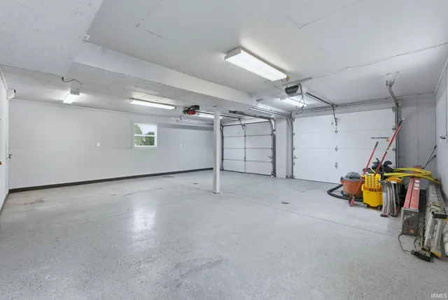 $459,900 | 4299 East 1000 North, Roanoke, IN 46783