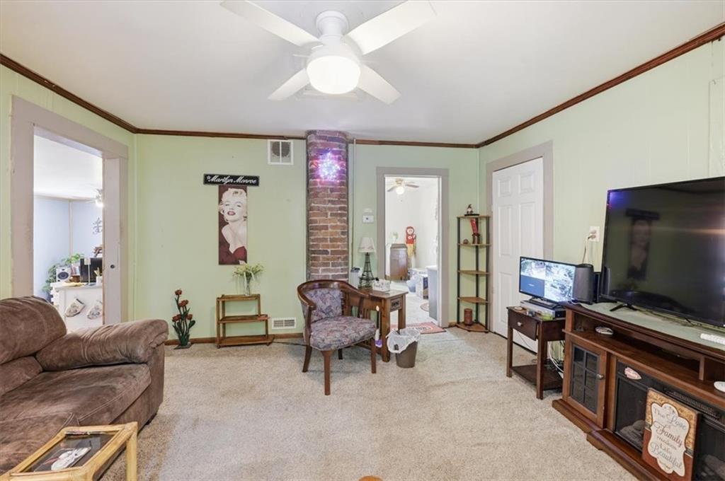 6910 Donahoo Road Kansas City, KS 66104 - Photo 5 of 19