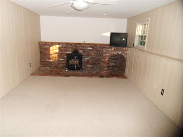 650 Fowler Road Northbridge, MA 01534 - Photo 13 of 15 a view of workspace