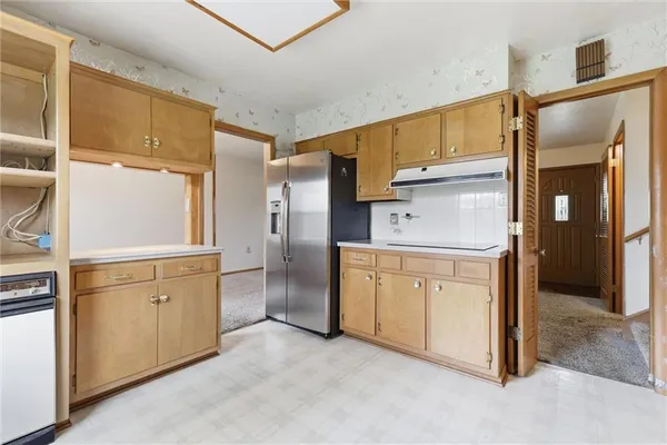 $340,000 | 8717 West 73rd Street, Overland Park, KS 66204