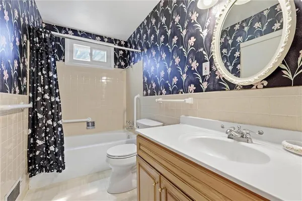 $340,000 | 8717 West 73rd Street, Overland Park, KS 66204