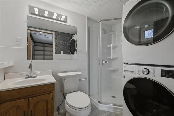 $340,000 | 8717 West 73rd Street, Overland Park, KS 66204