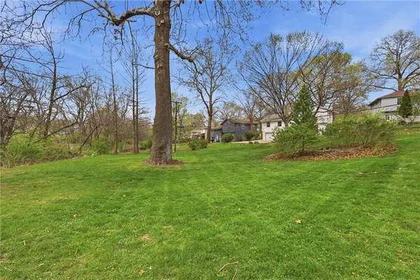 $340,000 | 8717 West 73rd Street, Overland Park, KS 66204