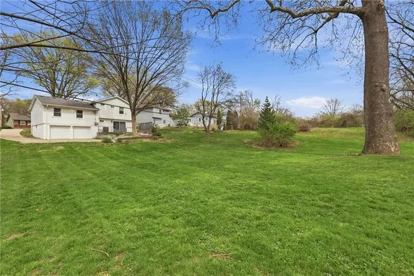 $340,000 | 8717 West 73rd Street, Overland Park, KS 66204