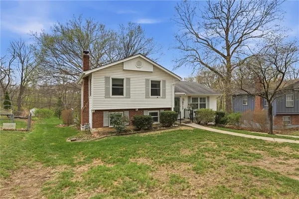 $340,000 | 8717 West 73rd Street, Overland Park, KS 66204
