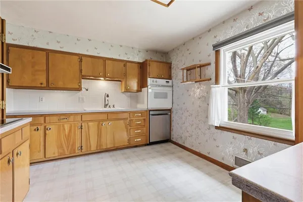 $340,000 | 8717 West 73rd Street, Overland Park, KS 66204